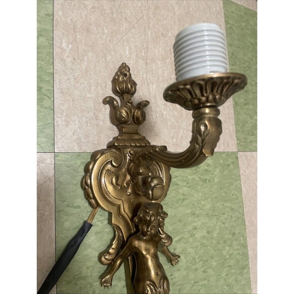 Vintage Heavy Bronze Cherub Angel Wall Sconce Light Hollywood Regency Lamp - Picture 3 of 14